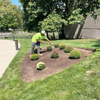 Cleveland Area Landscaping Tips to Renovate Beds for the Northeast Ohio Fall