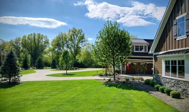 Cleveland Area Landscapers Offer Tips for Summer Lawncare in Northeast Ohio
