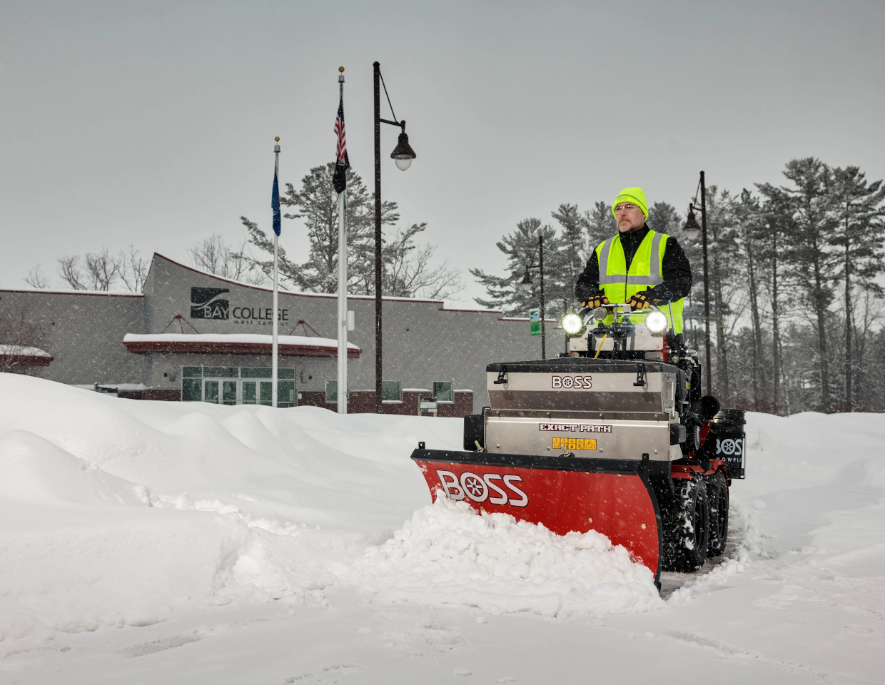 Cleveland Ohio Commercial Landscaping Equipment