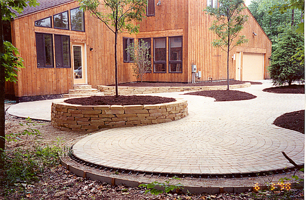 H&M Landscaping sectioned paver patio and with landscape beds located in Chesterland - Geauga County Ohio