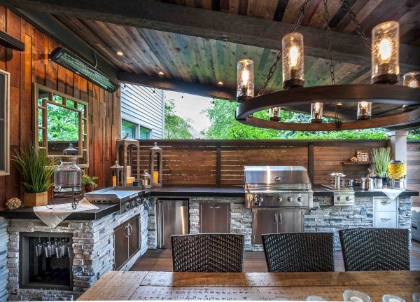 Landscapers in Cleveland Area Build Outdoor Kitchen